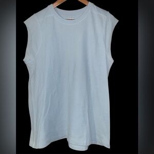 Wonderly sleeveless top size L